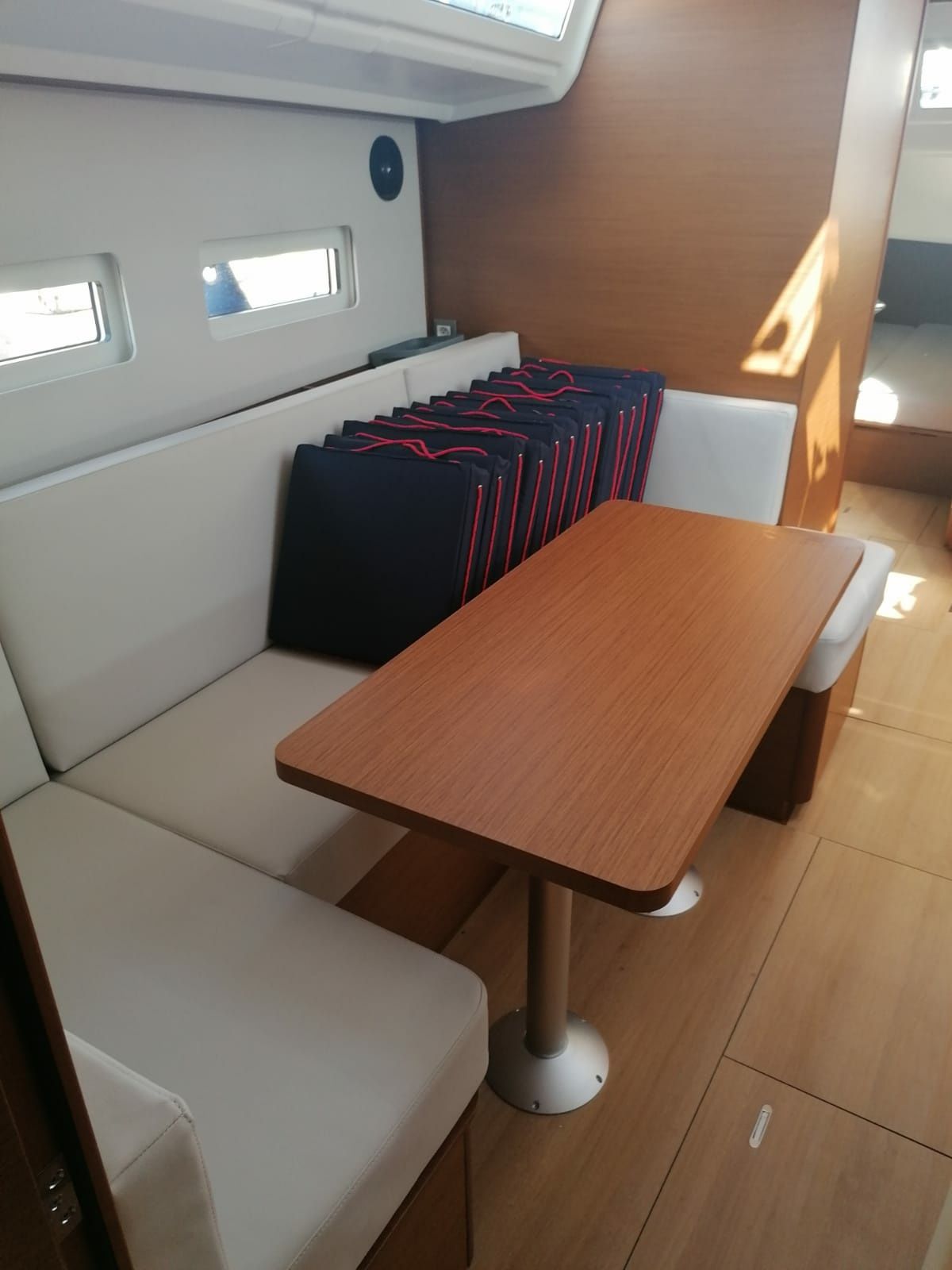 Jeanneau Sun Odyssey 410 | Rocketman