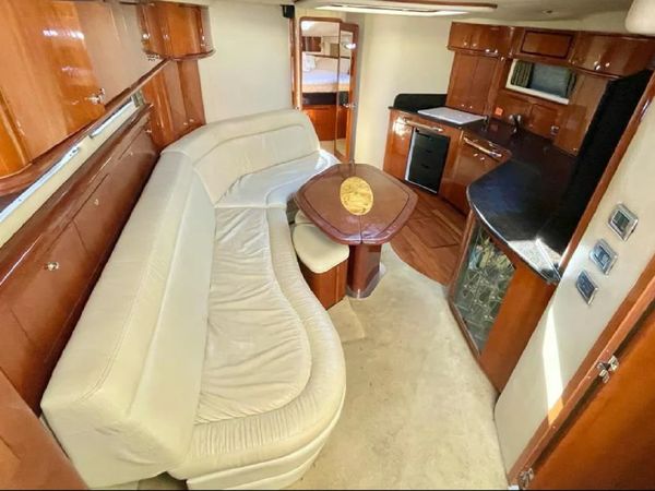 Sea Ray 60 Sundancer | Triton