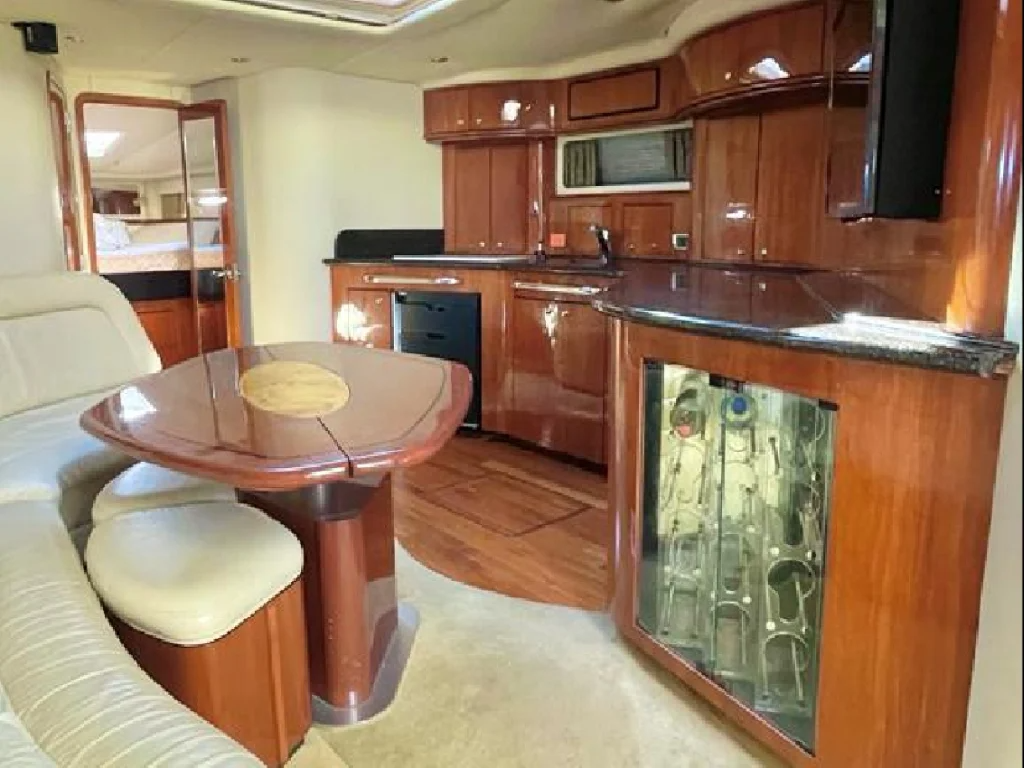 Sea Ray 60 Sundancer | Triton