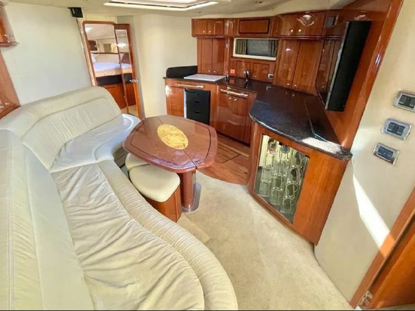Sea Ray 60 Sundancer | Triton