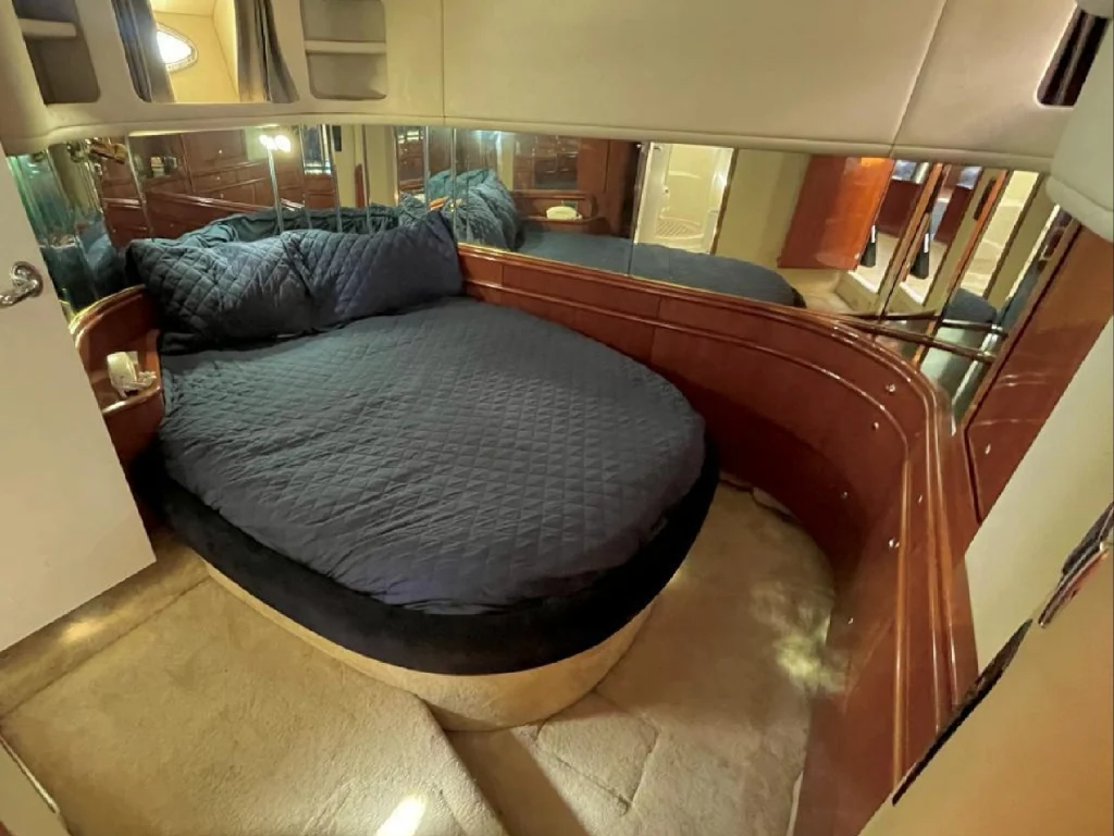 Sea Ray 60 Sundancer | Triton