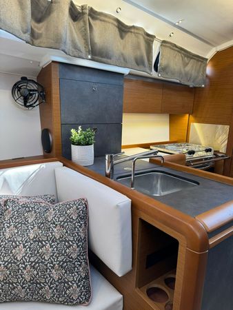 Jeanneau Sun Odyssey 349 | Joy Division