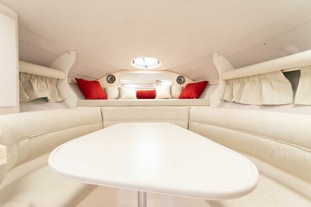 Cruiser Yachts 3375 | Lover Lips