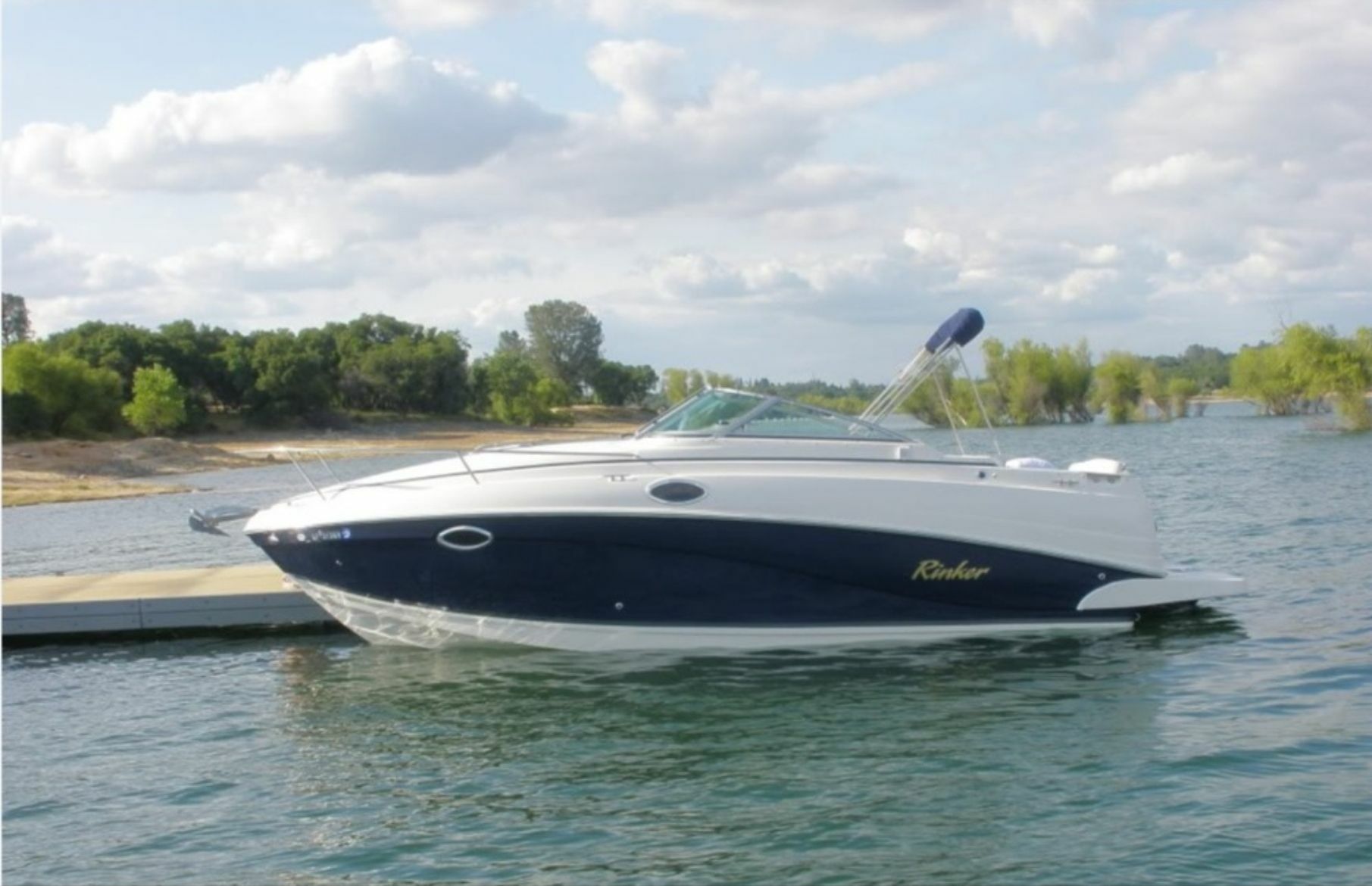 Rinker Fiesta Vee 310 | Kambemba