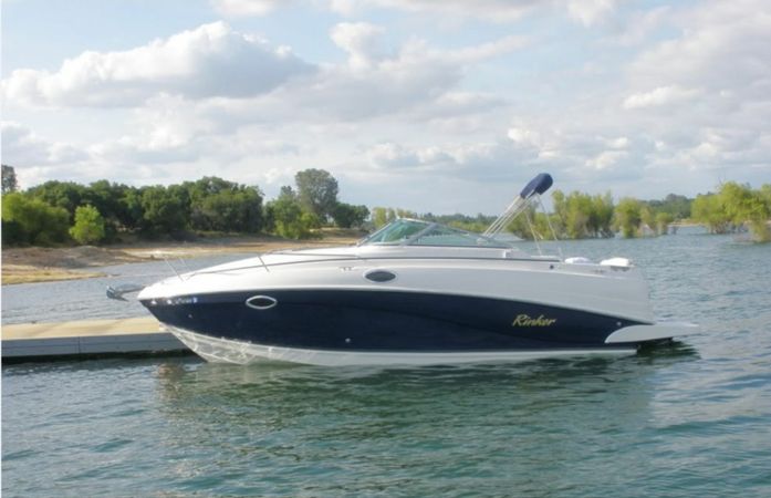 Rinker Fiesta Vee 310 | Kambemba
