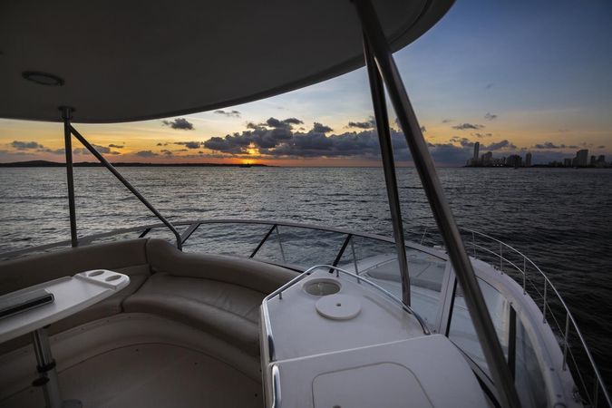 Sea Ray 56 | Cork Trick