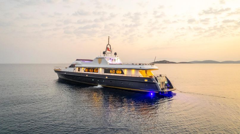 Lurssen 144 | Alkonost