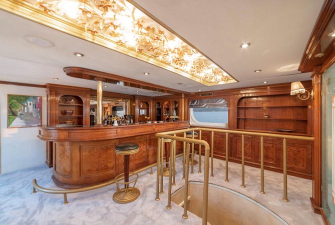 Lurssen 144 | Alkonost