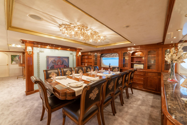 Lurssen 144 | Alkonost