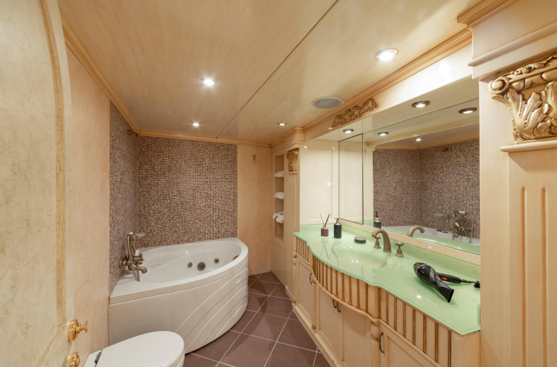 Lurssen 144 | Alkonost