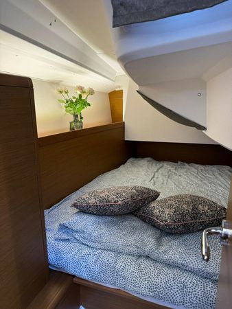 Jeanneau Sun Odyssey 349 | White Feather