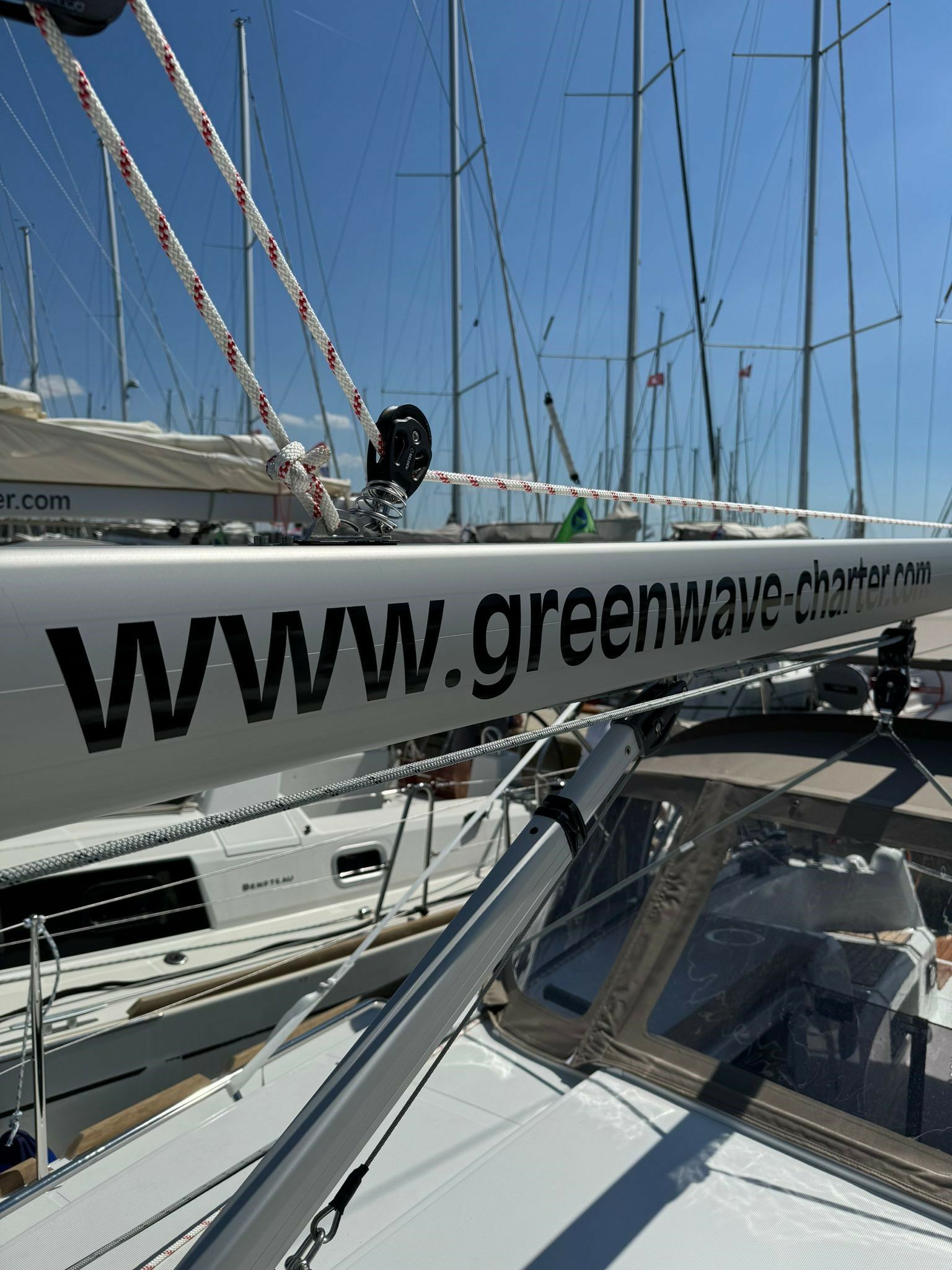 Jeanneau Sun Odyssey 349 | White Feather