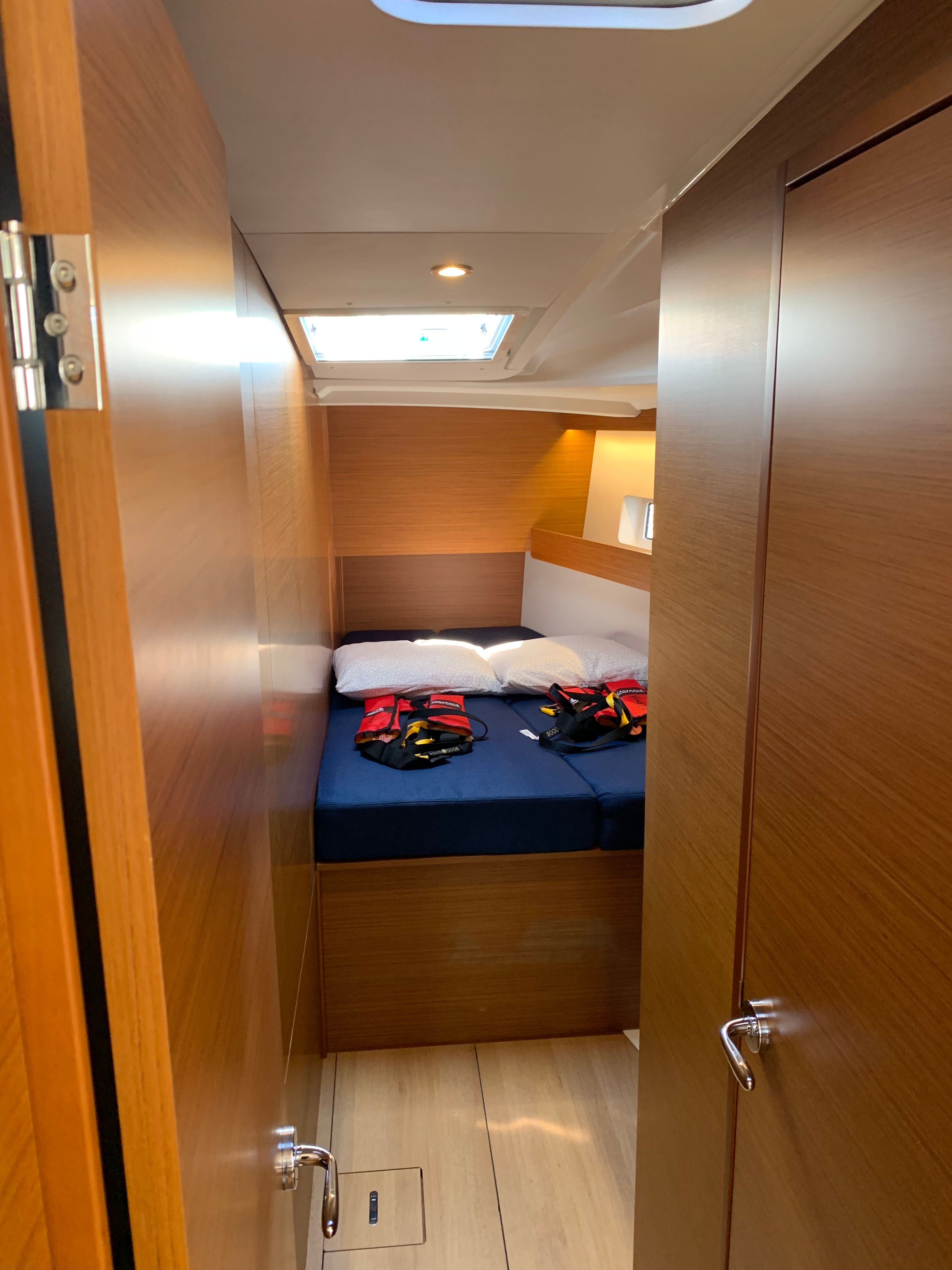 Jeanneau Sun Odyssey 490 | Vino Blanco