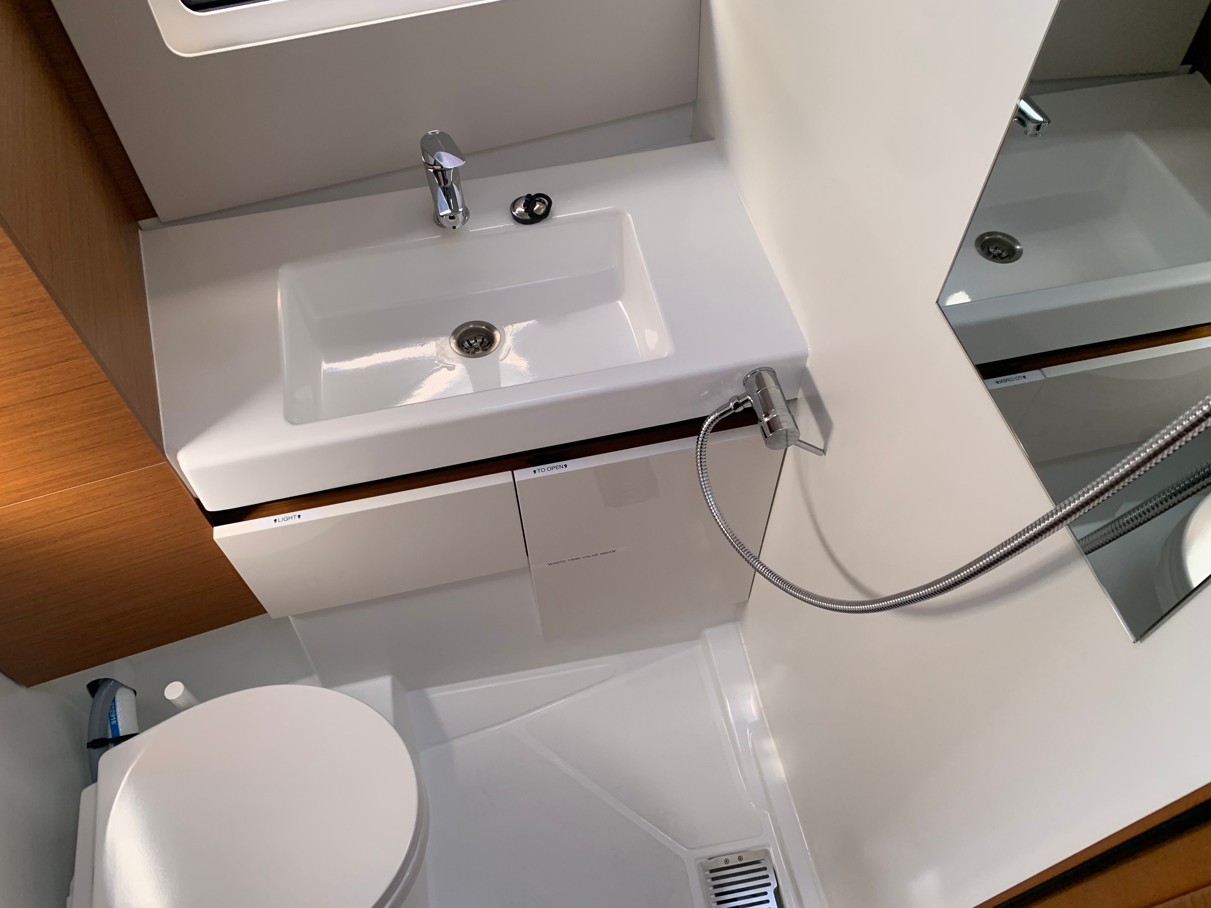 Jeanneau Sun Odyssey 490 | Vino Blanco
