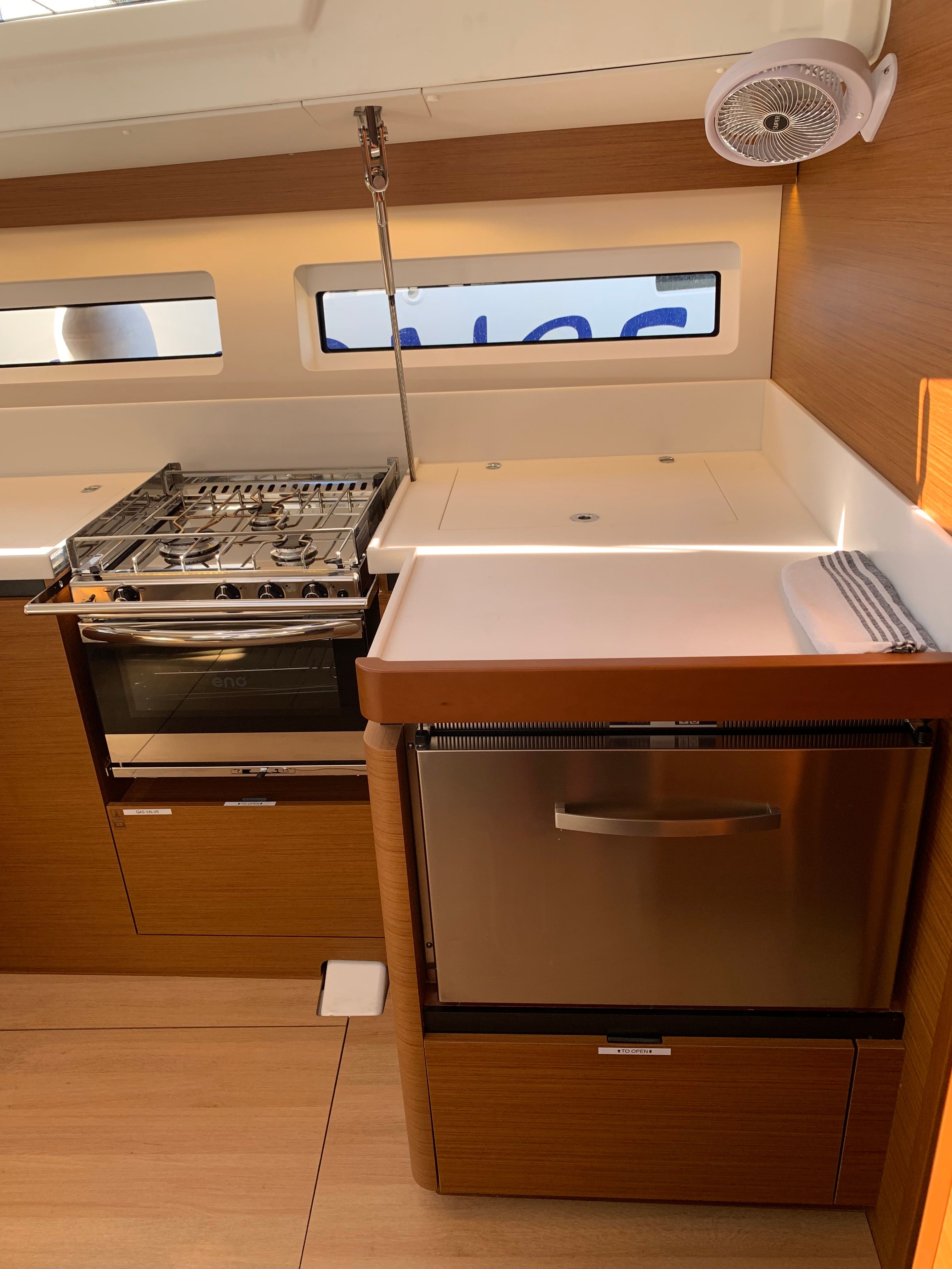 Jeanneau Sun Odyssey 490 | Vino Blanco