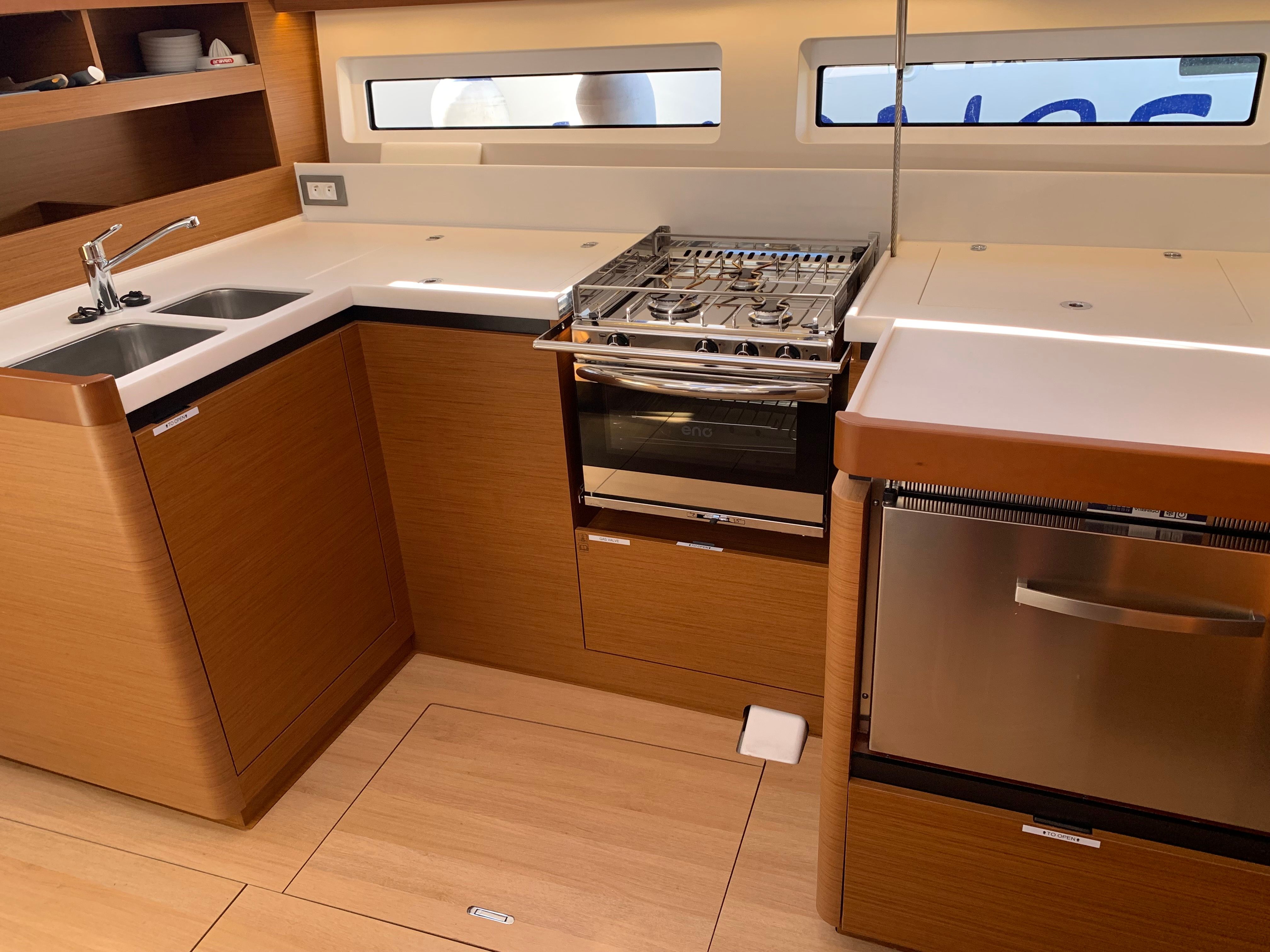 Jeanneau Sun Odyssey 490 | Vino Blanco