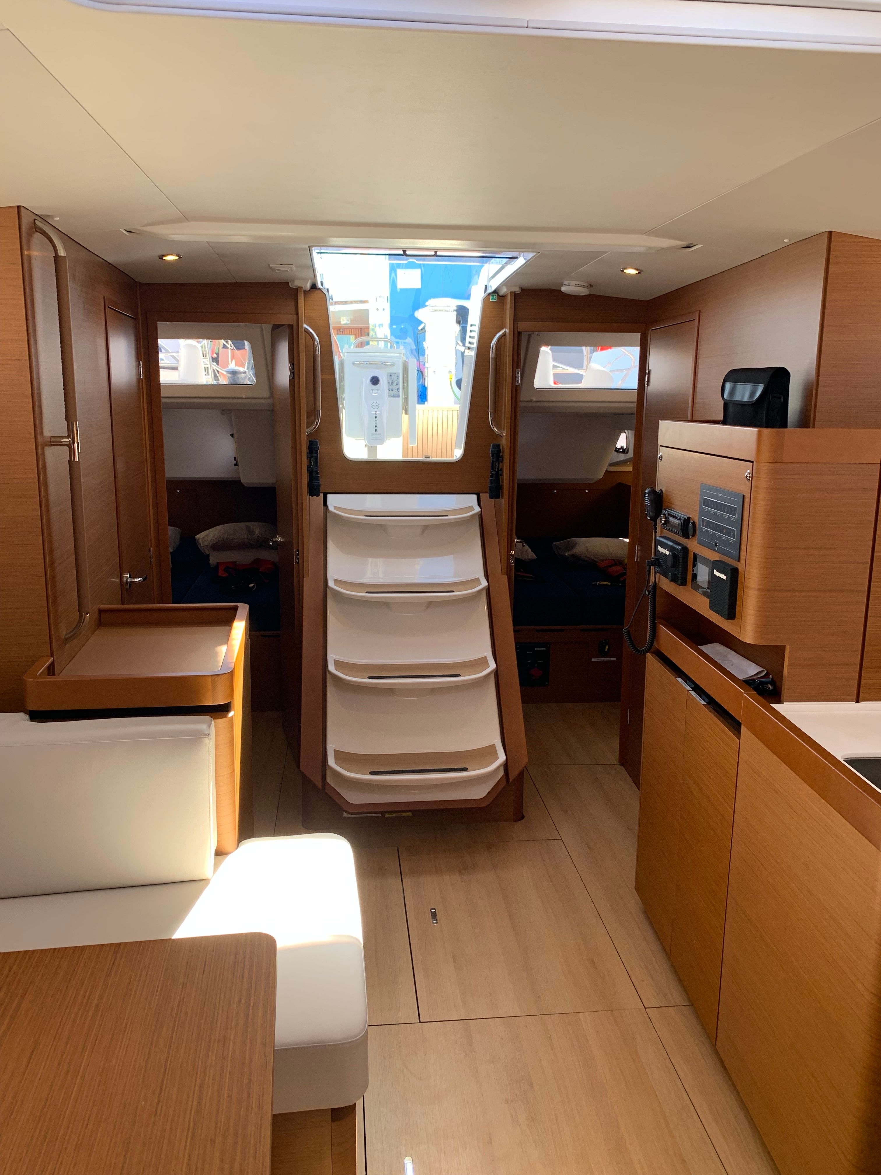 Jeanneau Sun Odyssey 490 | Vino Blanco