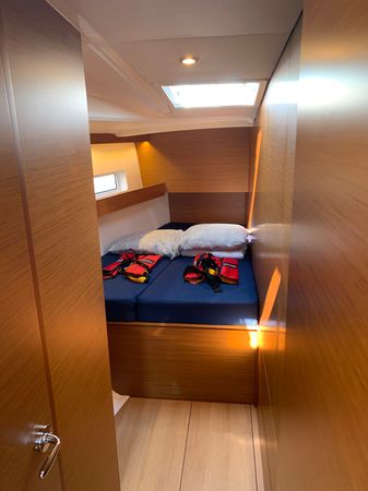 Jeanneau Sun Odyssey 490 | Vino Blanco