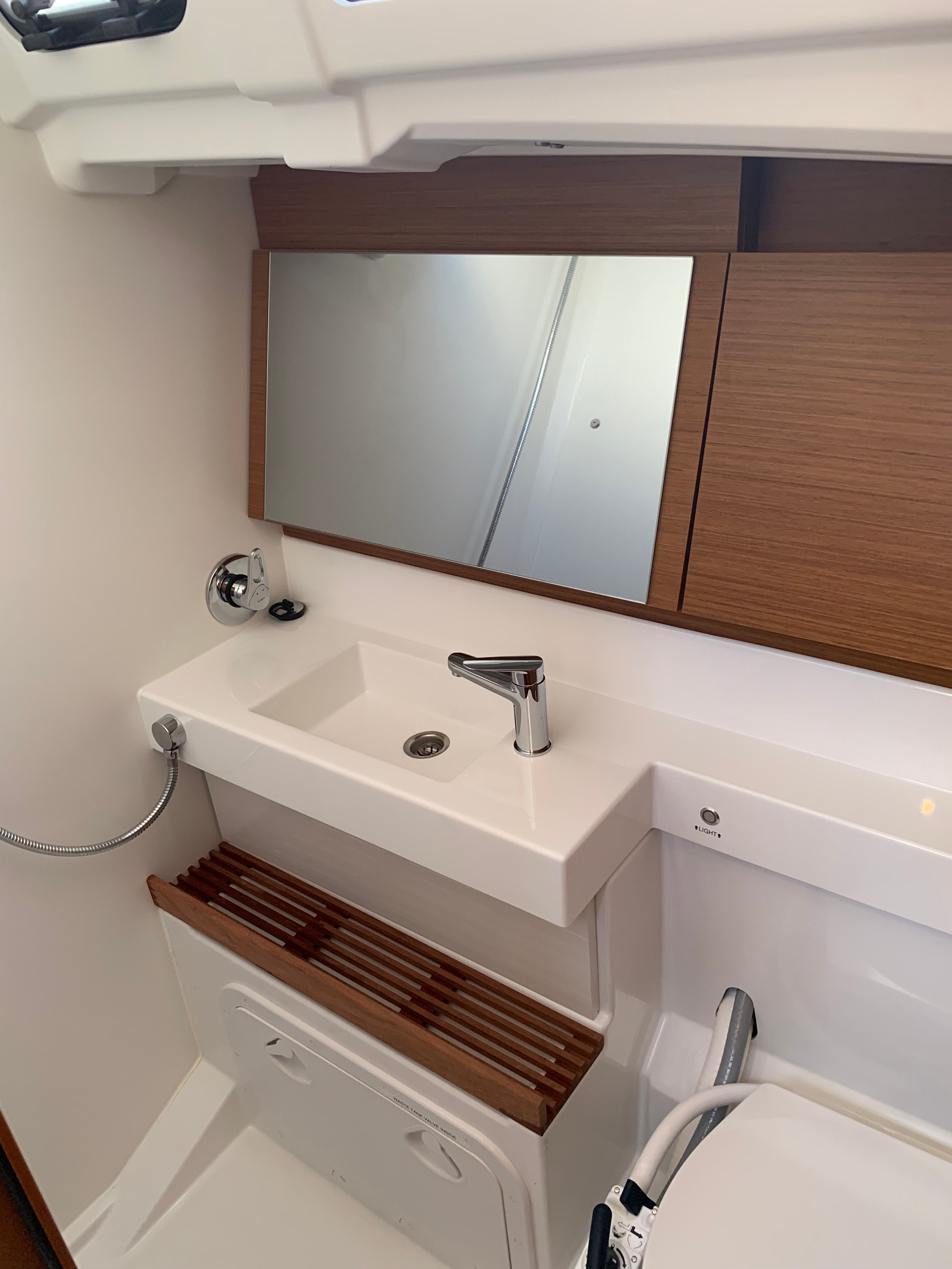Jeanneau Sun Odyssey 490 | Vino Blanco
