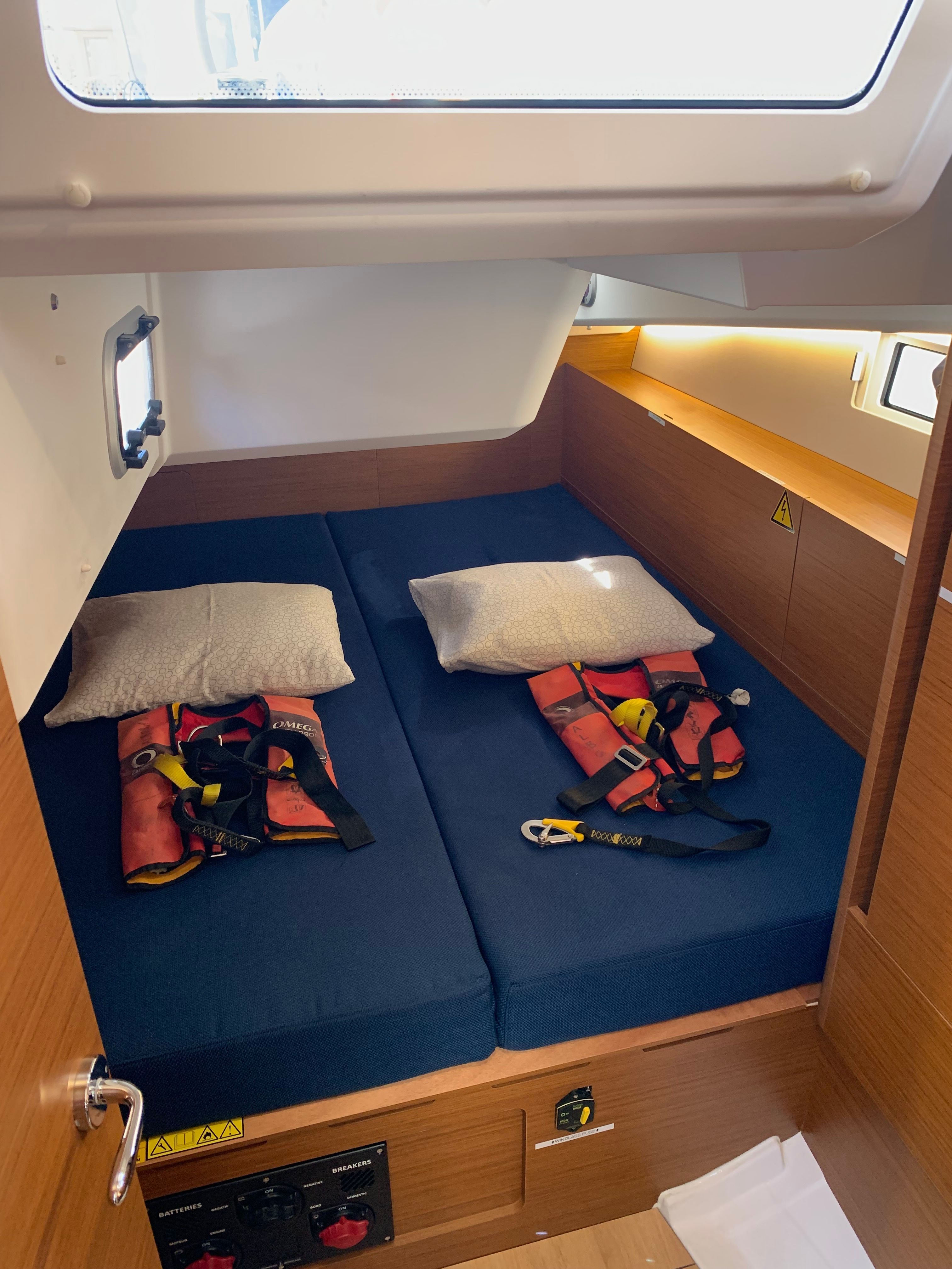 Jeanneau Sun Odyssey 490 | Vino Blanco