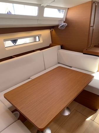 Jeanneau Sun Odyssey 490 | Vino Blanco