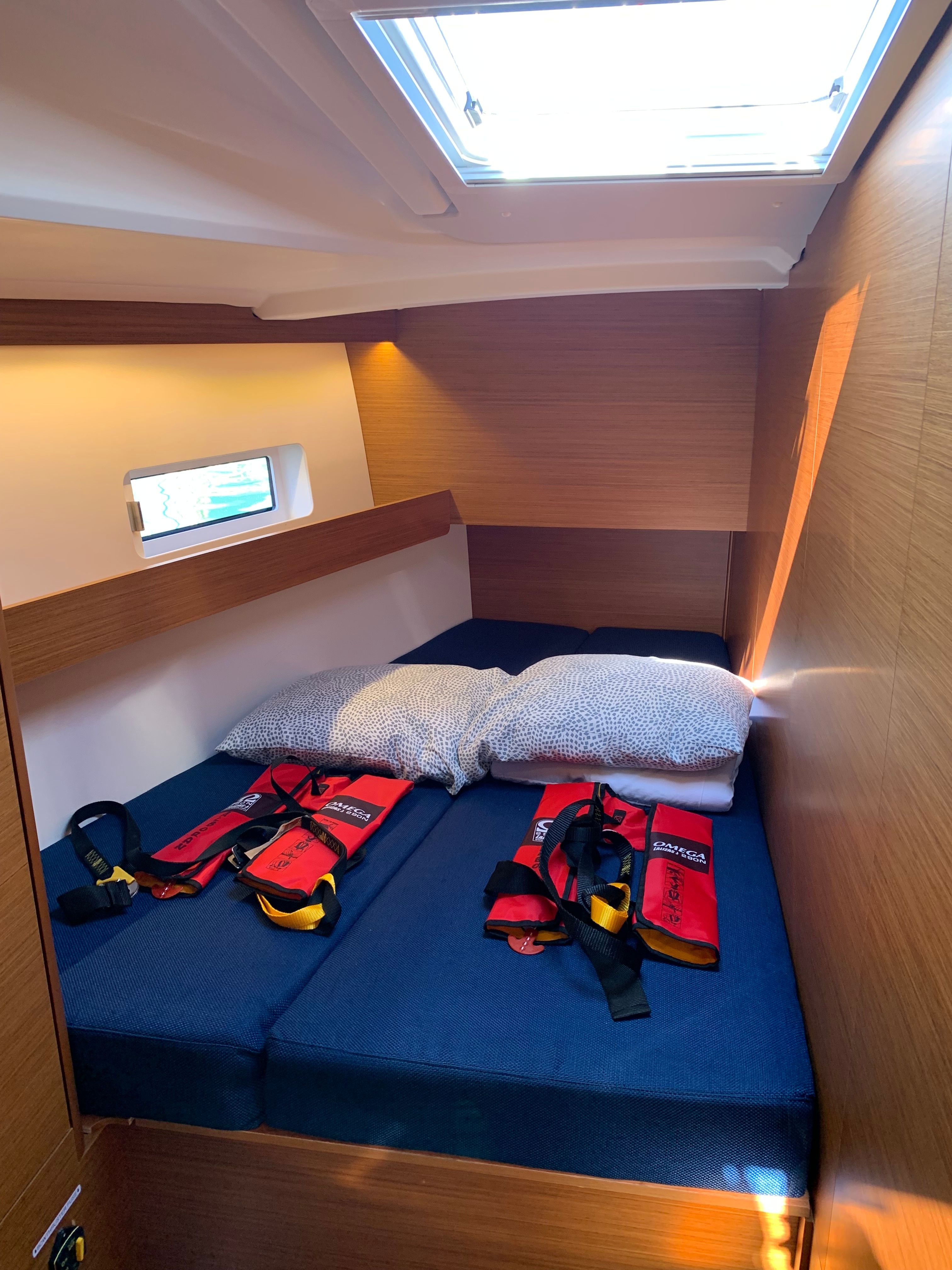 Jeanneau Sun Odyssey 490 | Vino Blanco