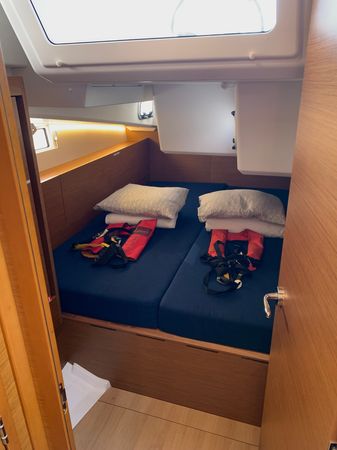 Jeanneau Sun Odyssey 490 | Vino Blanco