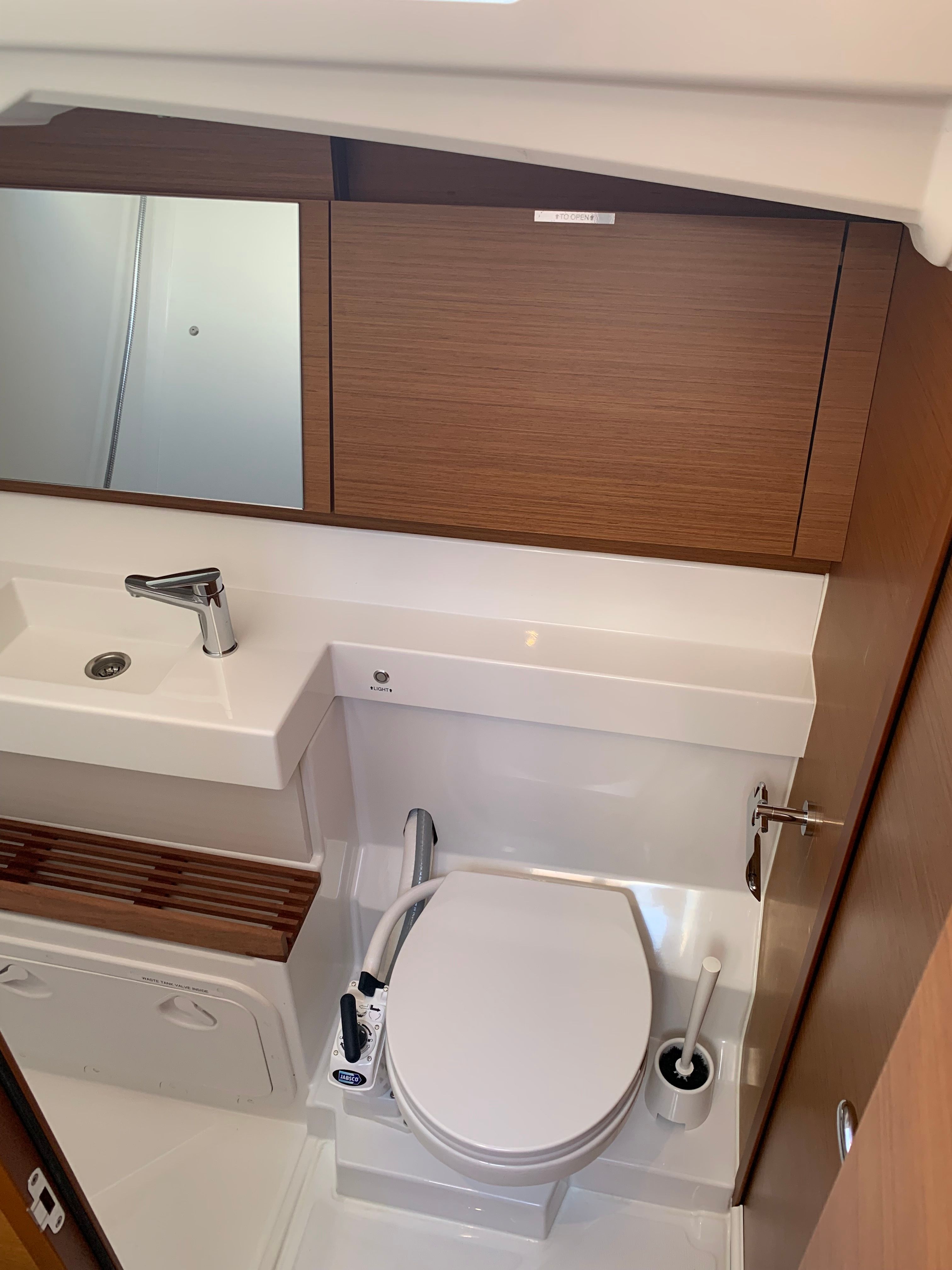 Jeanneau Sun Odyssey 490 | Vino Blanco