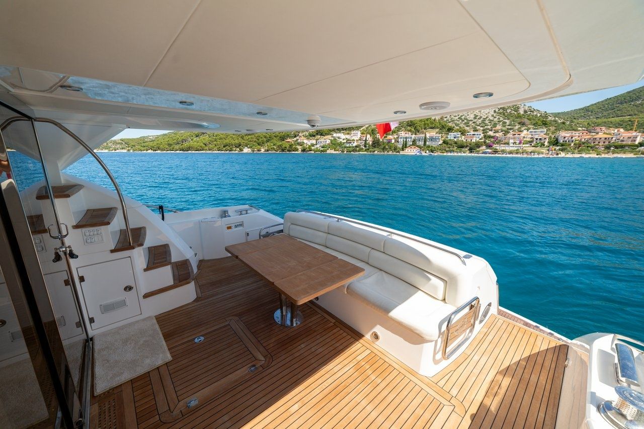 Sunseeker Manhattan 63 | 2 Drunk