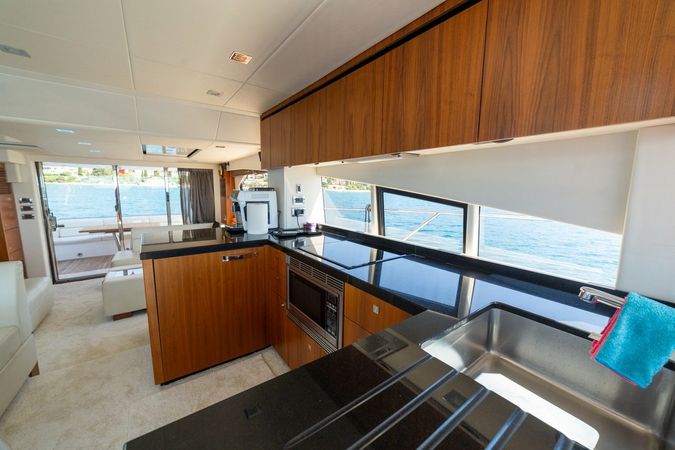 Sunseeker Manhattan 63 | 2 Drunk