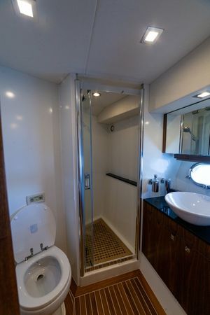 Sunseeker Manhattan 63 | 2 Drunk