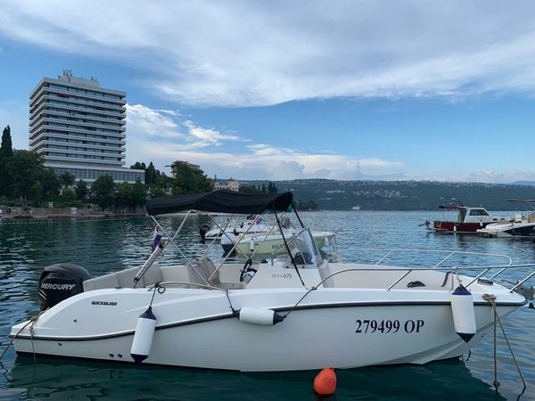 Quicksilver 675 Open | White