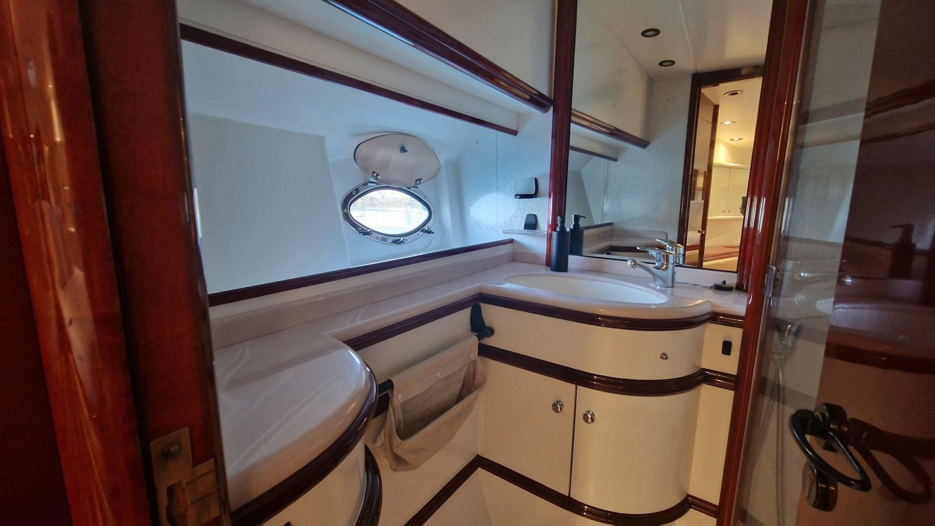 Astondoa 46 | Marina