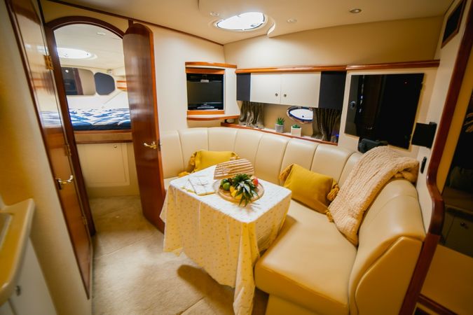 Cruiser Yachts 360 | Dbe-3