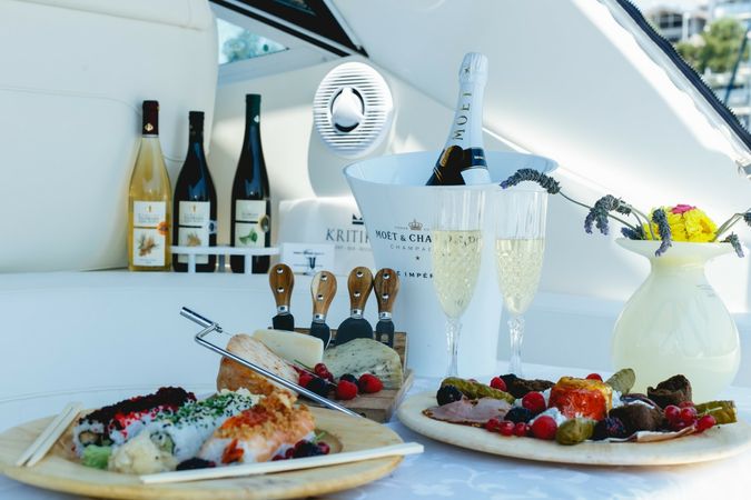 Cruiser Yachts 360 | Dbe-3