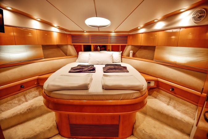 Fairline Squadron 55 | Efe Bey