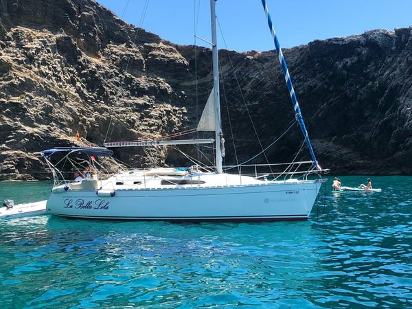 Jeanneau Sun Odyssey 34 | Bella Lola