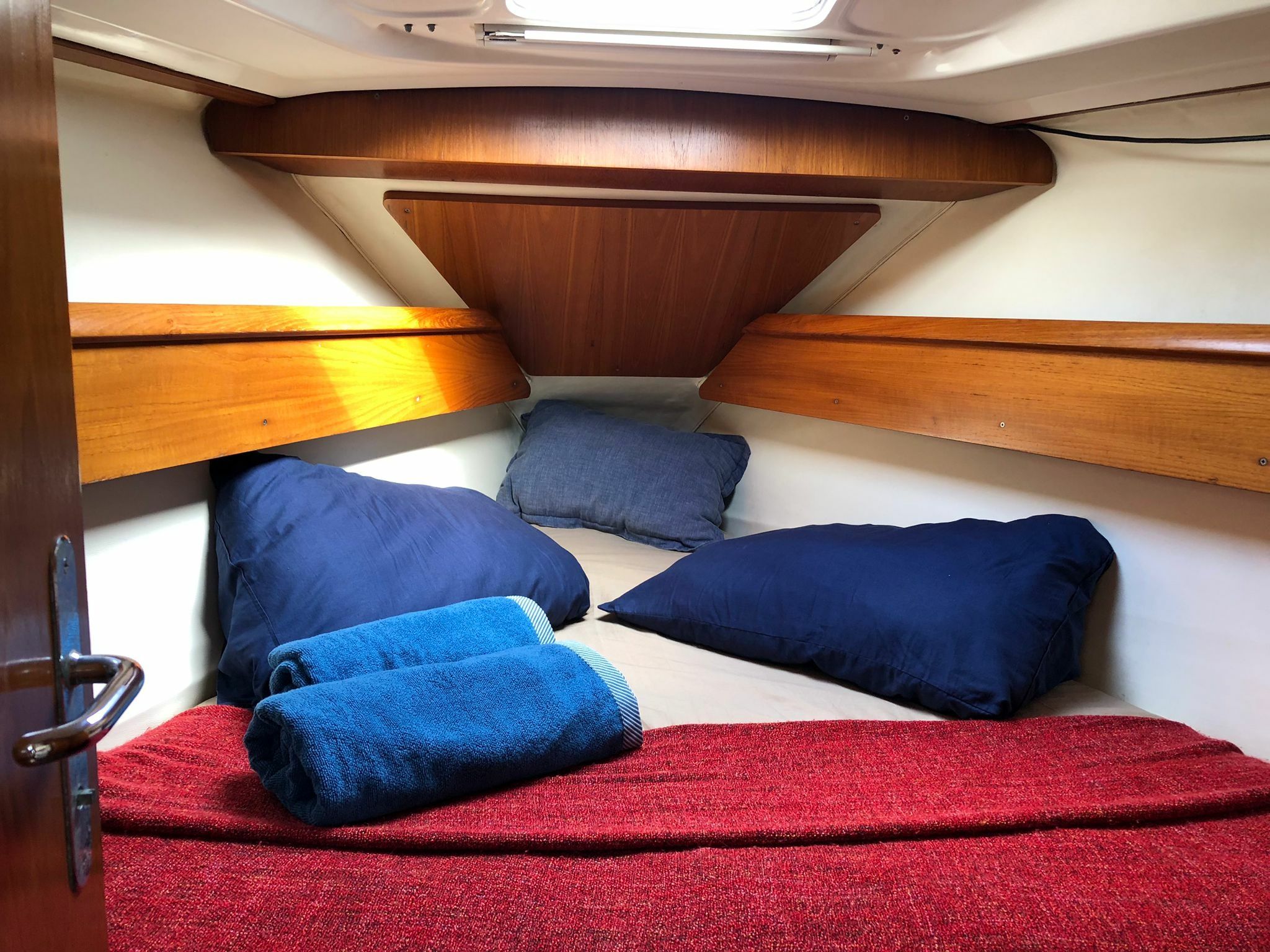 Jeanneau Sun Odyssey 34 | Bella Lola