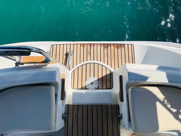 Jeanneau Sun Odyssey 34 | Bella Lola
