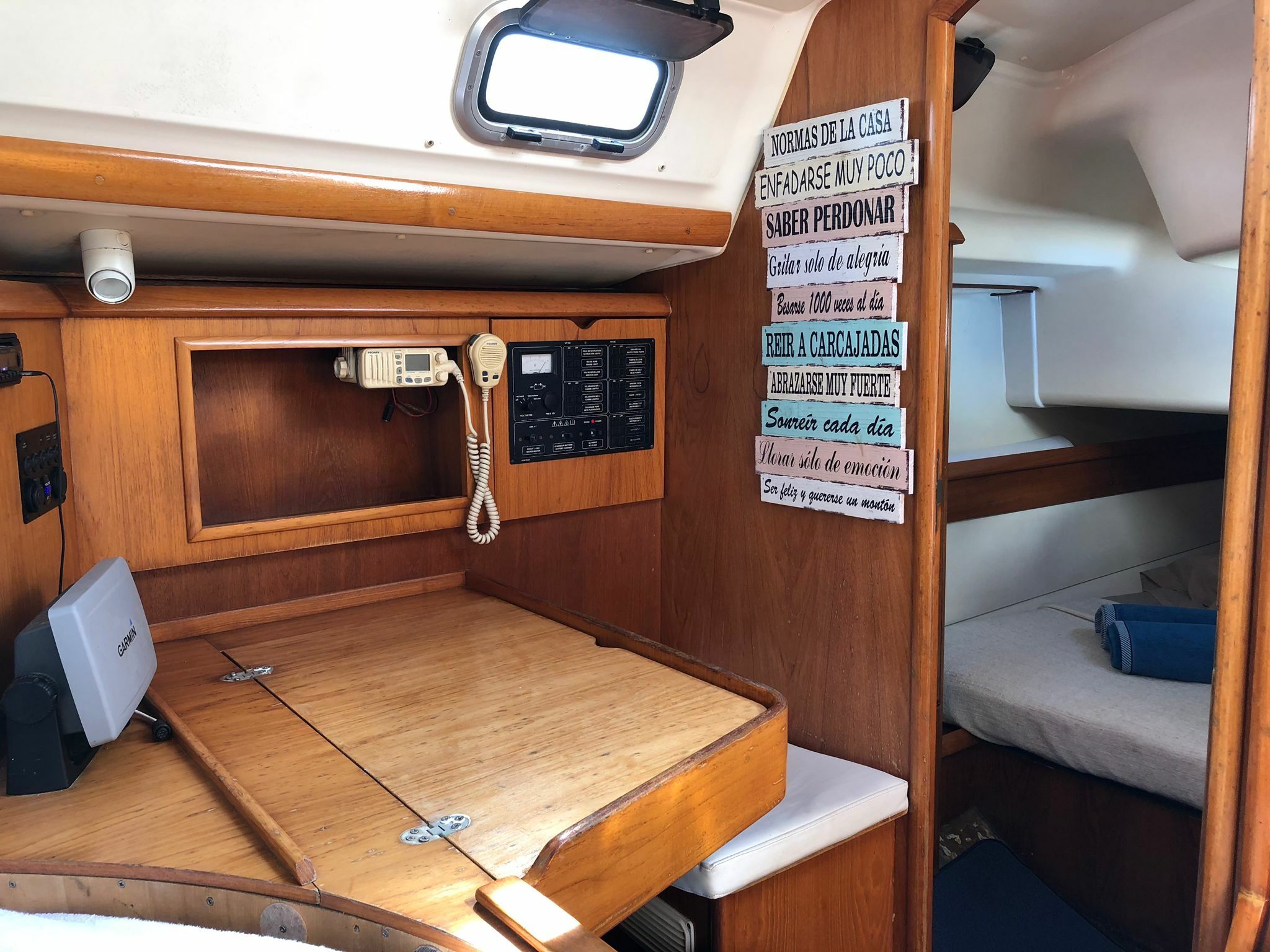 Jeanneau Sun Odyssey 34 | Bella Lola