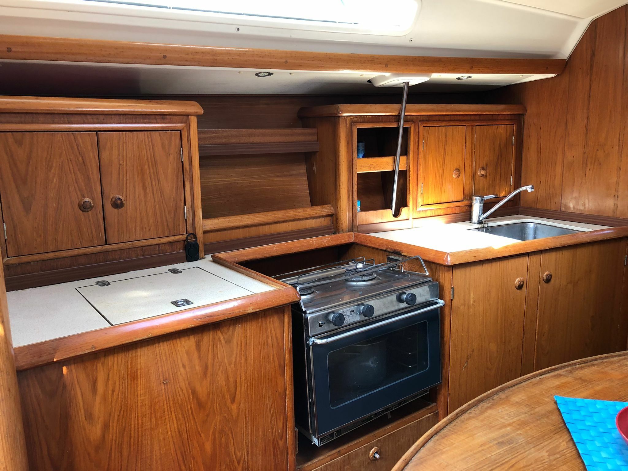 Jeanneau Sun Odyssey 34 | Bella Lola