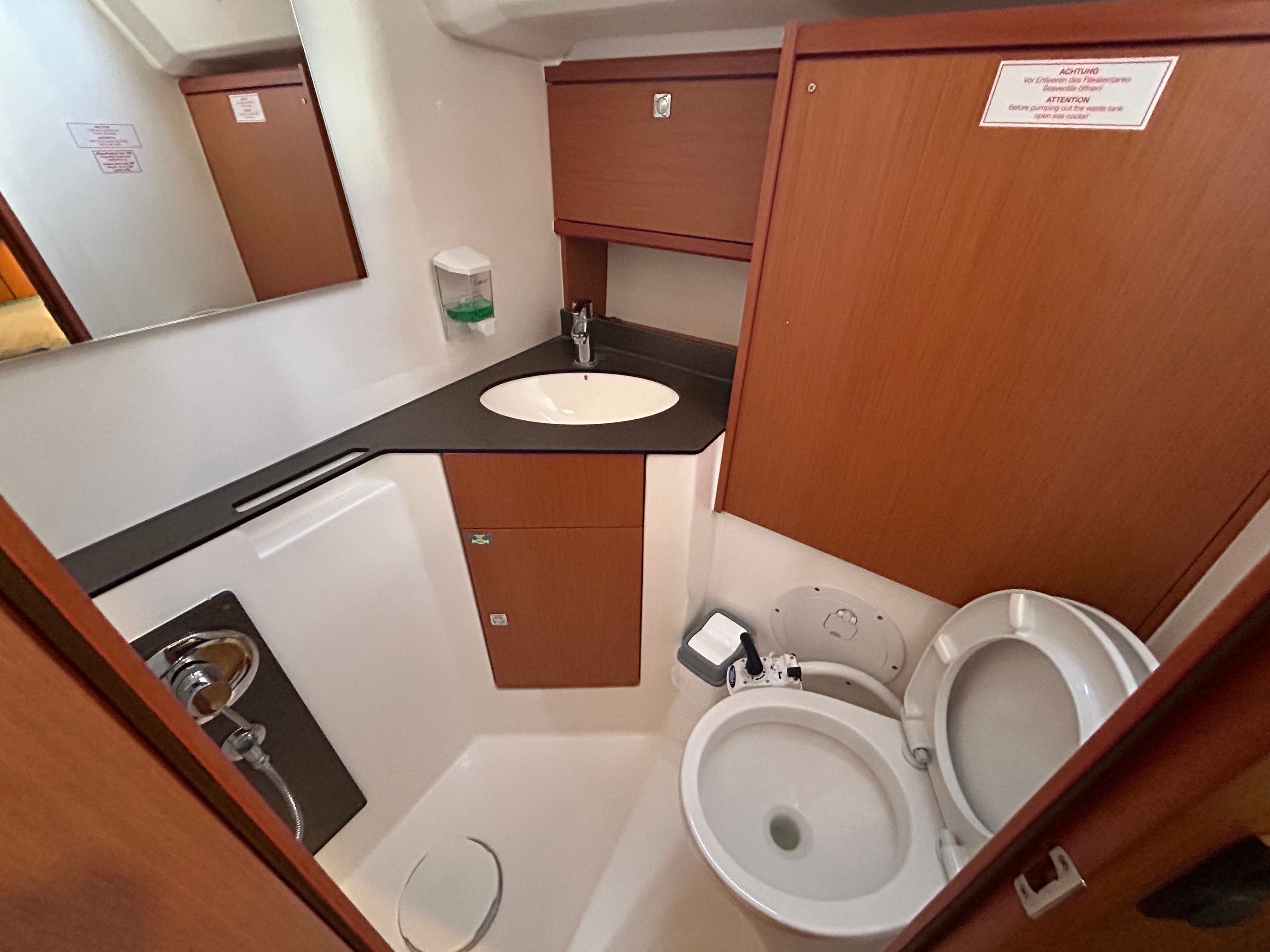 Bavaria Cruiser 46 | Suncity 5