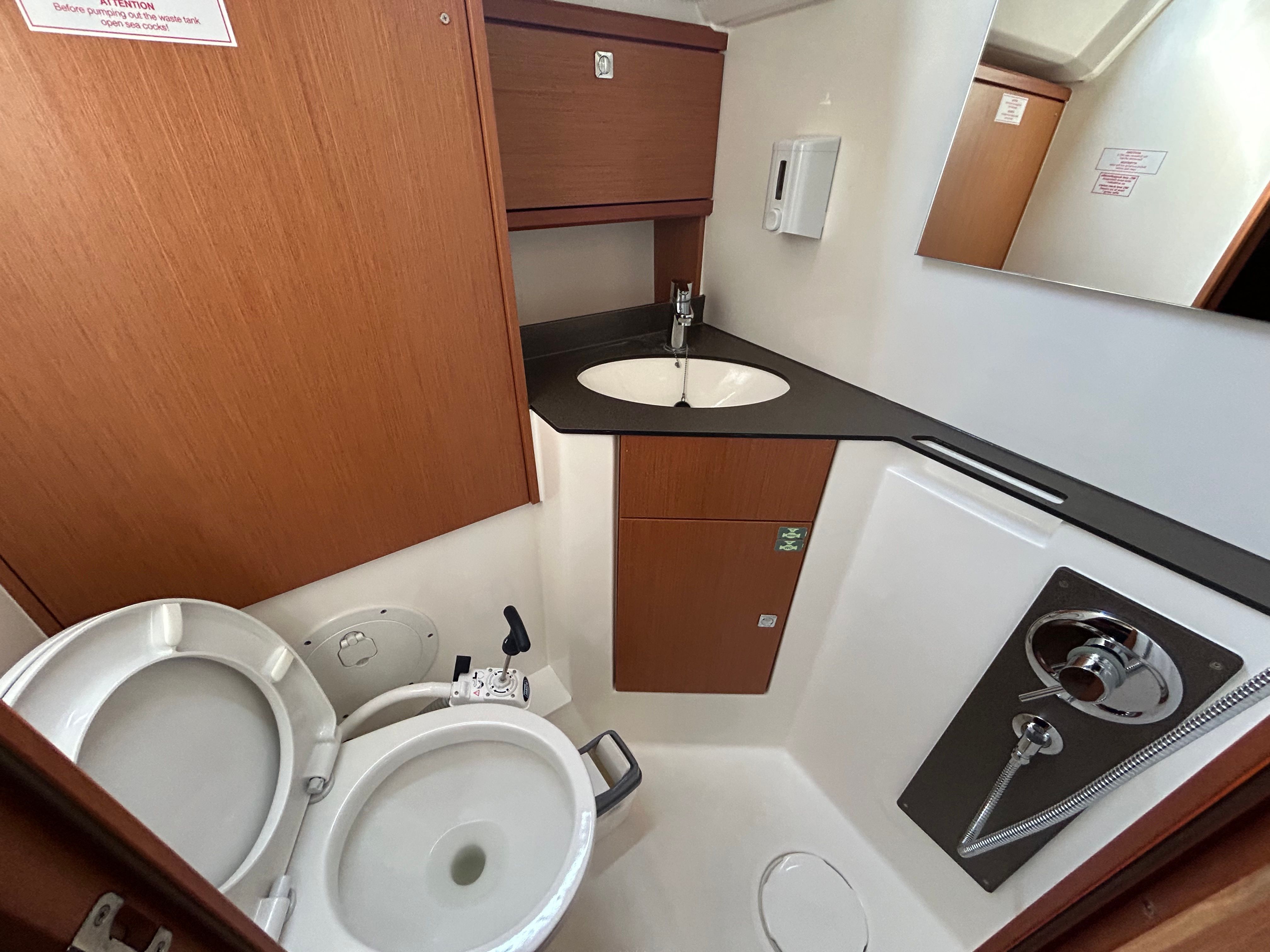 Bavaria Cruiser 46 | Suncity 5