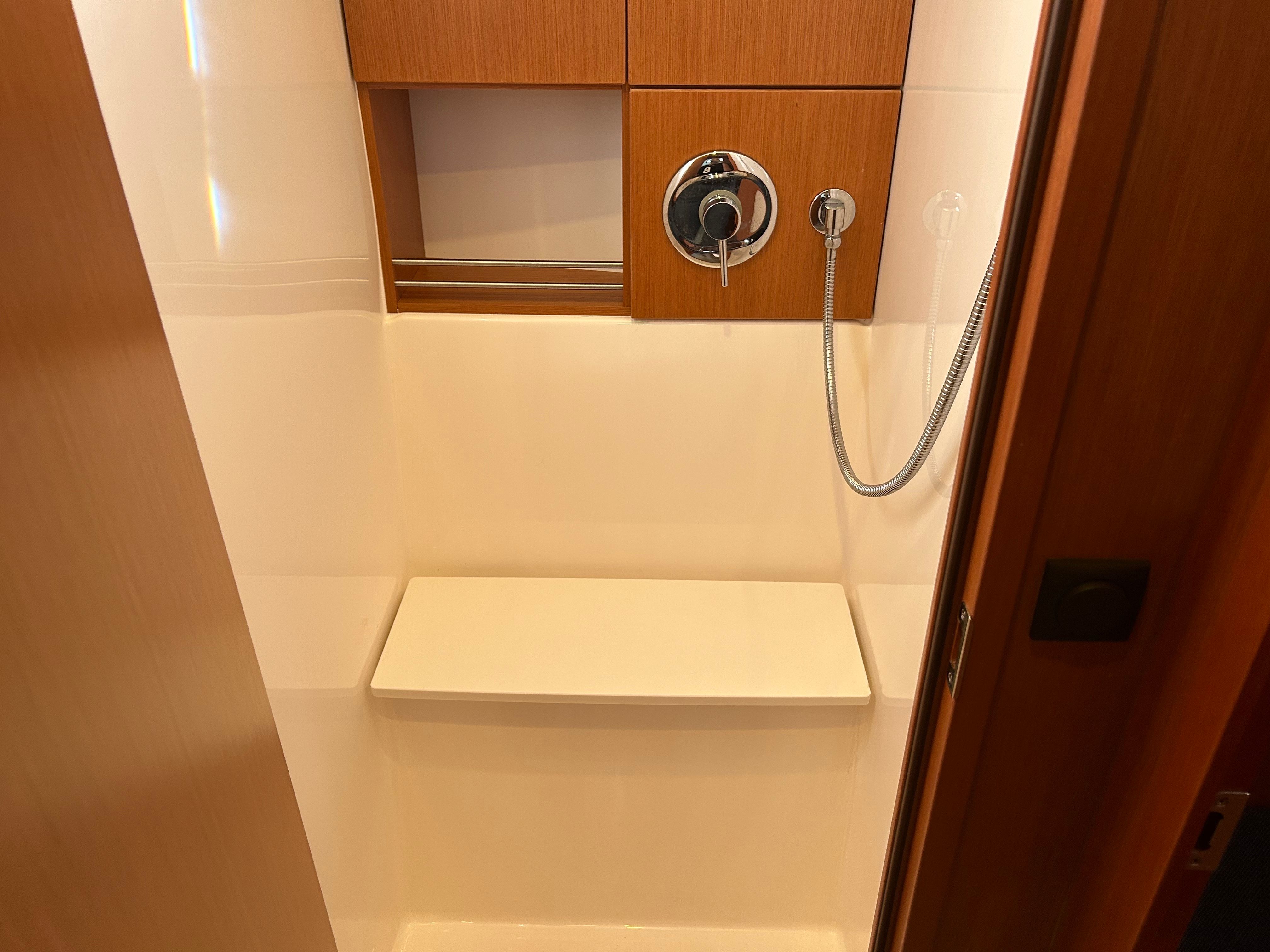 Bavaria Cruiser 46 | Suncity 5