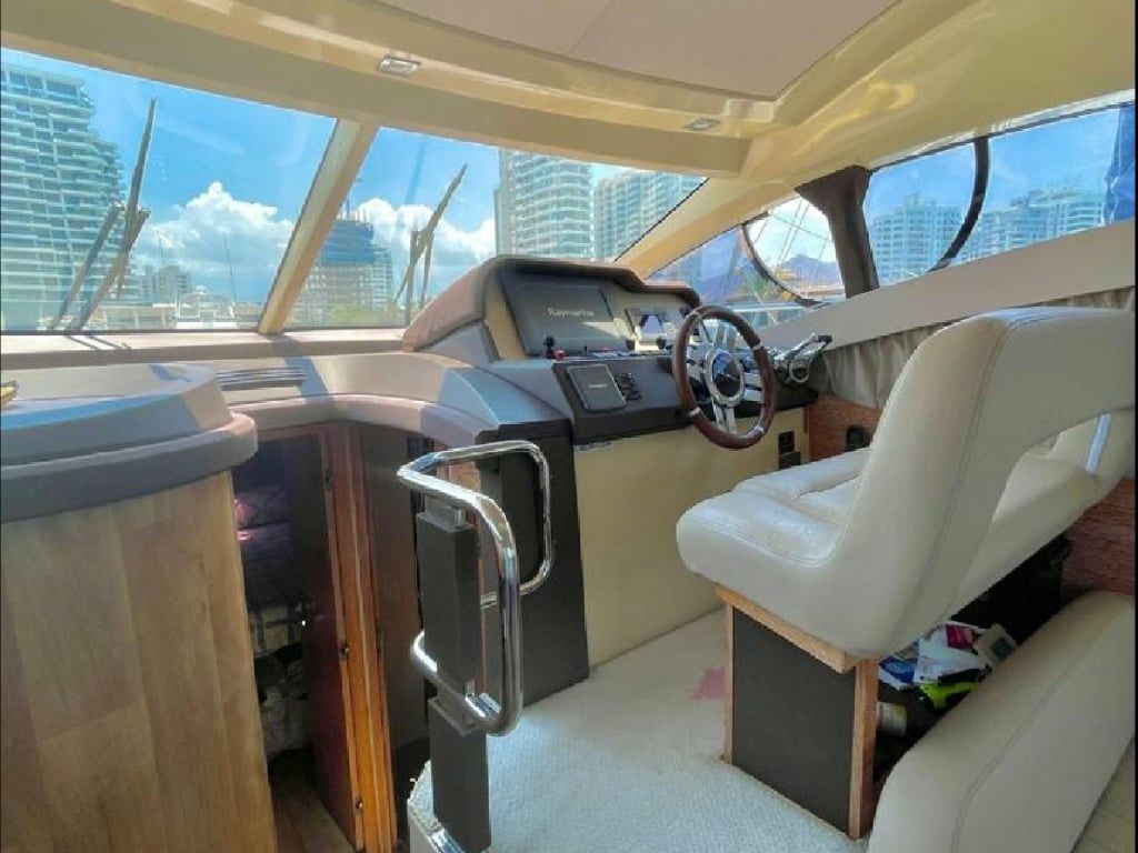 Azimut 48 Flybridge | Le Cote