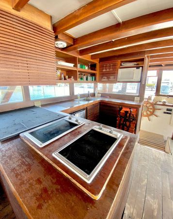 Custom Built 53 | Bota