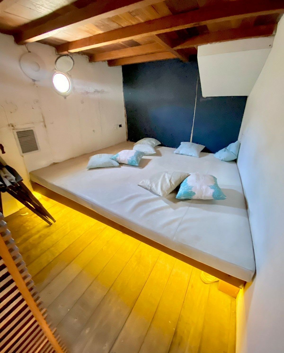 Custom Built 53 | Bota