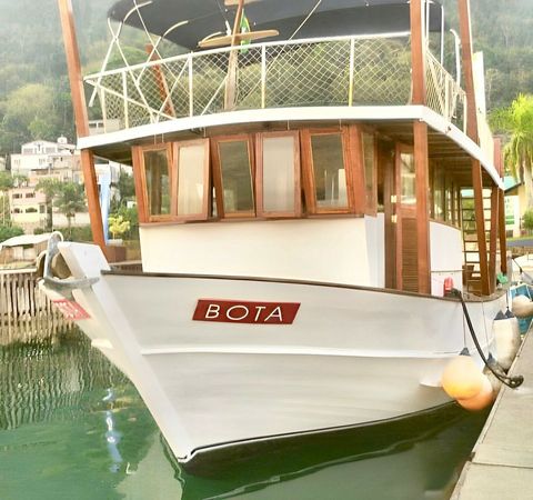 Custom Built 53 | Bota