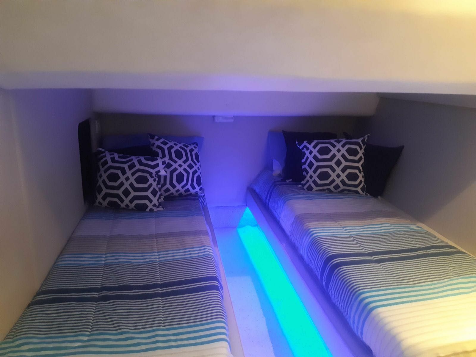 Intermarine 440 Full | Seven Oceans