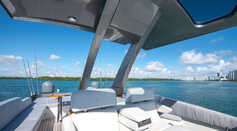 Lazzara 92 | New Life